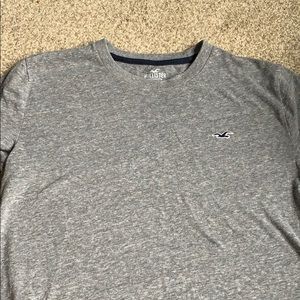 Hollister Curved Hem Tee Shirt (XS)